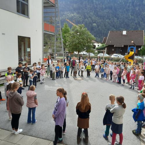 Begrüßung 1
